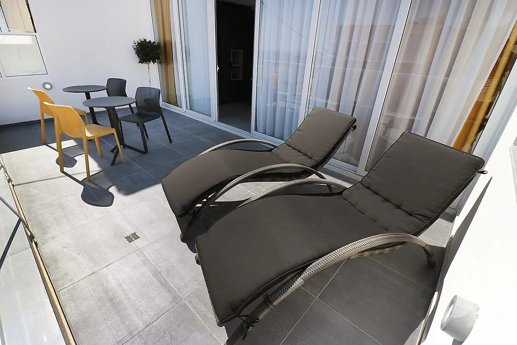Luma Residence Saint Julian's 3*,