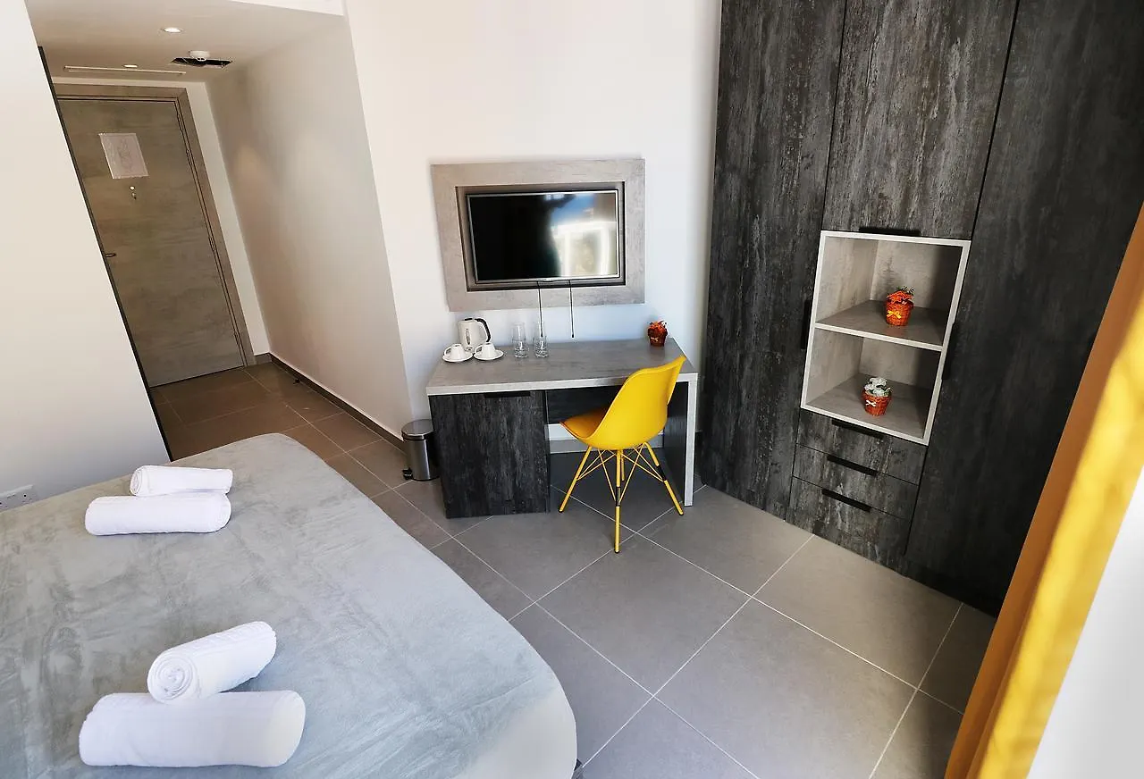 Luma Residence Saint Julian's 3*,